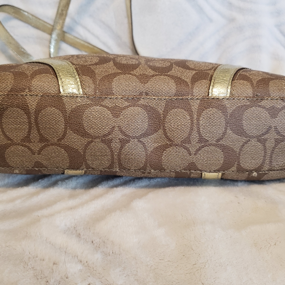 Coach Tote - Picture 4 of 8